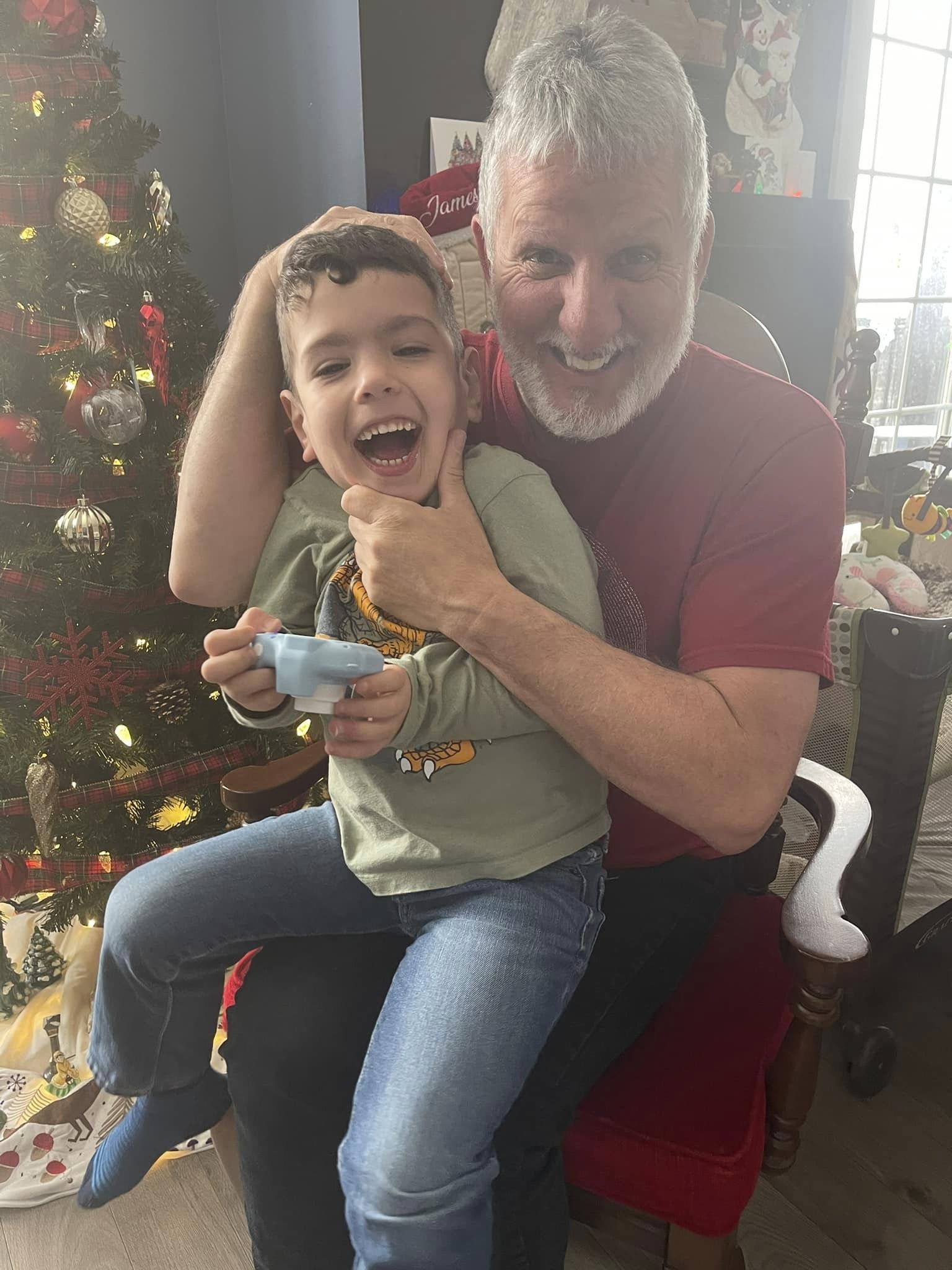 Avec James 2024